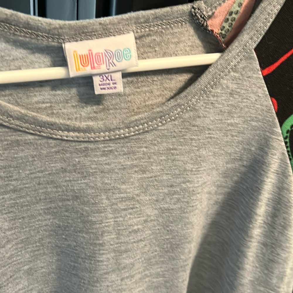 Lularoe Randy Top 3XL - Picture 2 of 2